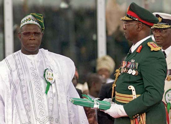 1999年5月奈及利亞軍政府“還政於民”