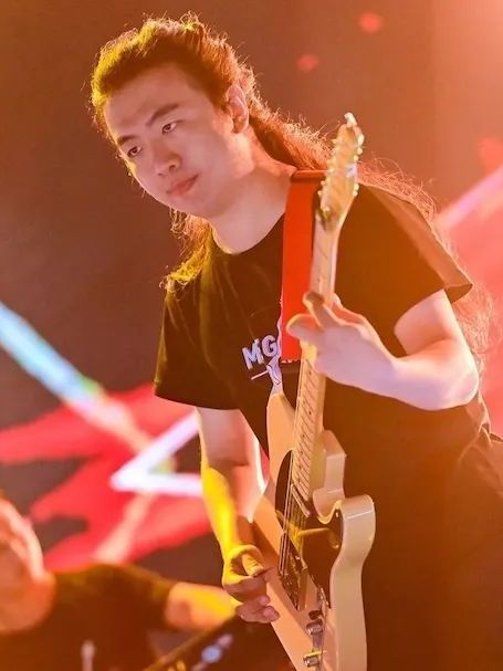 周昕宇(Moonshot AI聯合創始人) 周昕宇(Moonshot AI聯合創始人)