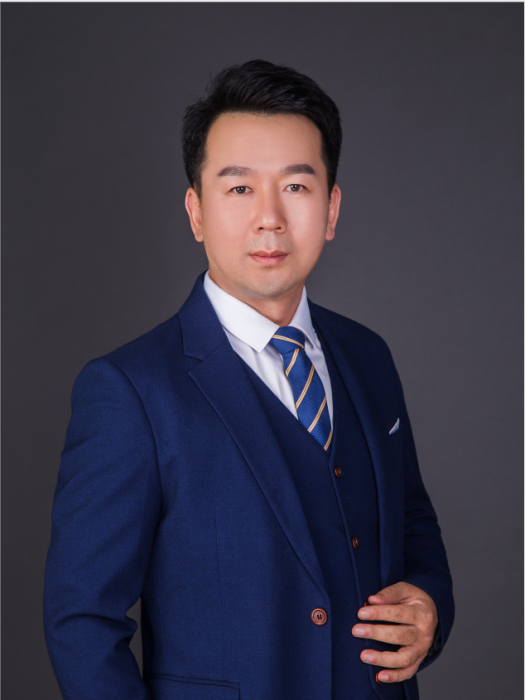 王浩輝(武漢青春奮鬥教育科技研究院創始人) 王浩輝(武漢青春奮鬥教育科技研究院創始人)
