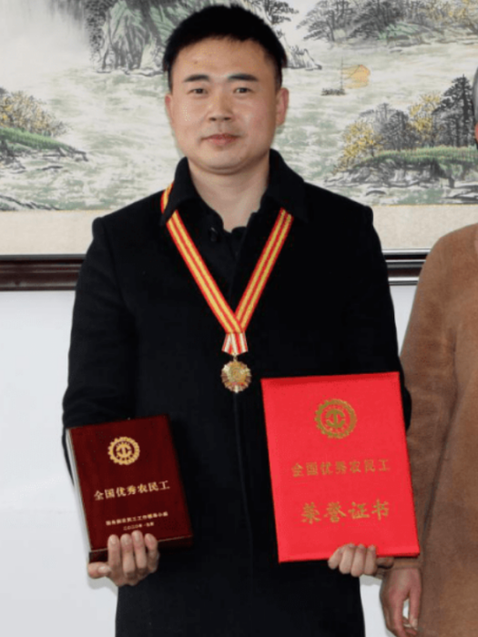 牛超(正陽縣犇騰農業科技有限公司打藥隊隊長) 牛超(正陽縣犇騰農業科技有限公司打藥隊隊長)