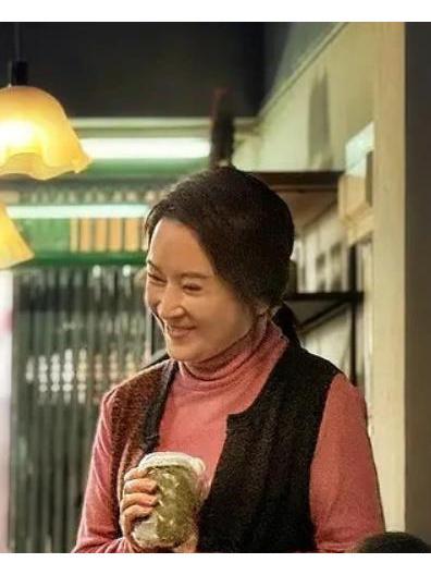 秀蓮(電影《紅豆》中張興妻子角色) 秀蓮(電影《紅豆》中張興妻子角色)