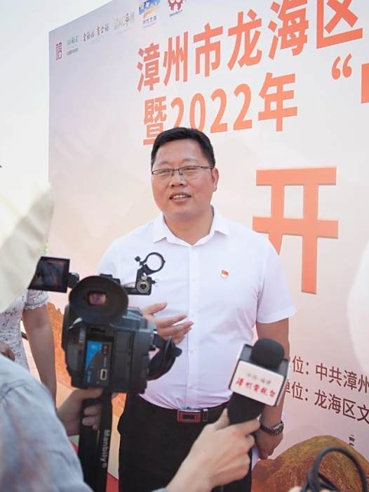 郭東福(漳州市龍海區浮宮鎮黨委副書記、鎮長) 郭東福(漳州市龍海區浮宮鎮黨委副書記、鎮長)