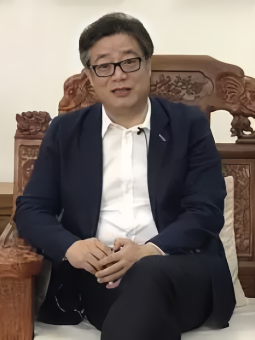 於德江(深圳廣電集團及文交所原負責人) 於德江(深圳廣電集團及文交所原負責人)