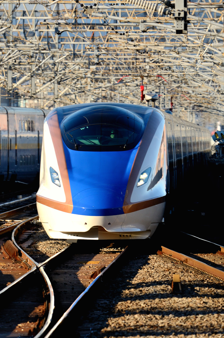 新幹線E7系電力動車組