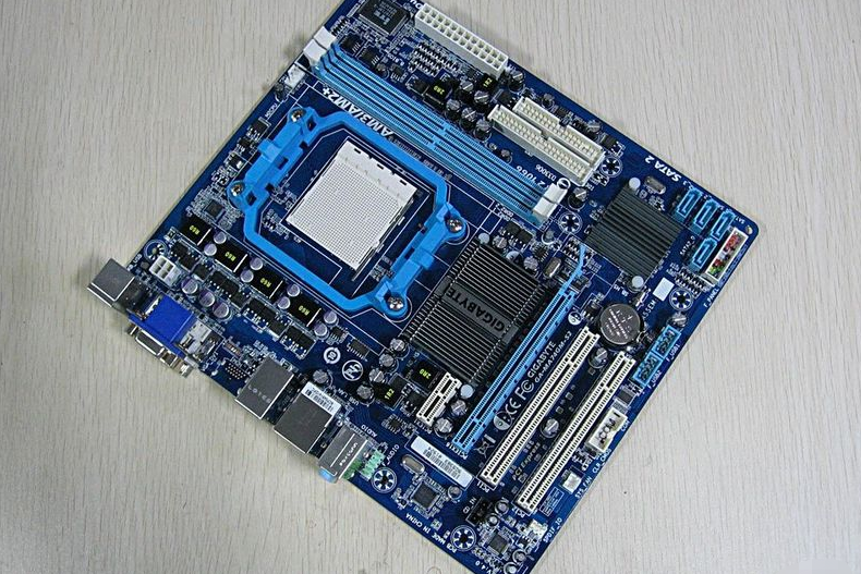 技嘉GA-MA74GM-S2 技嘉GA-MA74GM-S2