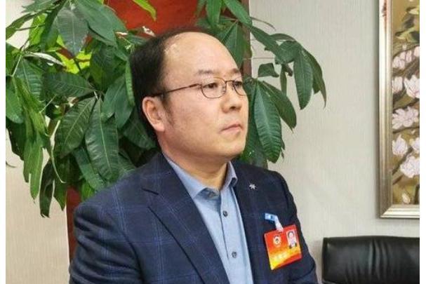 劉忠立(山東省眼鏡商會名譽會長) 劉忠立(山東省眼鏡商會名譽會長)
