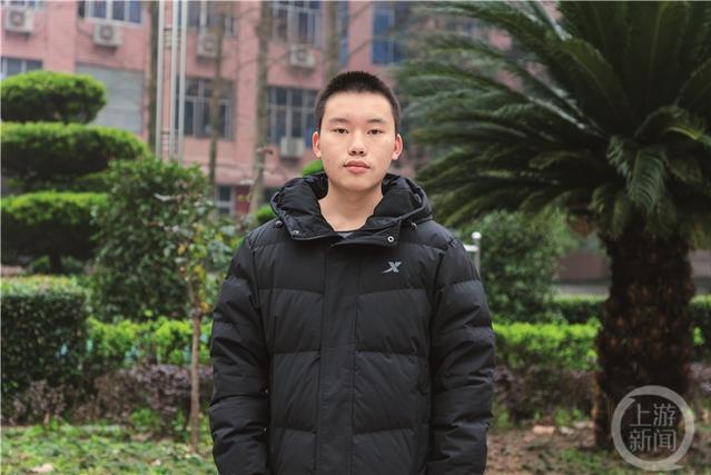 李琦(清華大學臨床醫學專業學生) 李琦(清華大學臨床醫學專業學生)