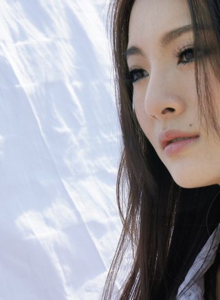 胡靈(中國內地流行樂女歌手、影視演員) 胡靈(中國內地流行樂女歌手、影視演員)