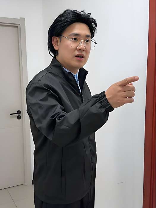 侯勇(搞笑視頻博主脫韁凱發布的作品中的角色) 侯勇(搞笑視頻博主脫韁凱發布的作品中的角色)