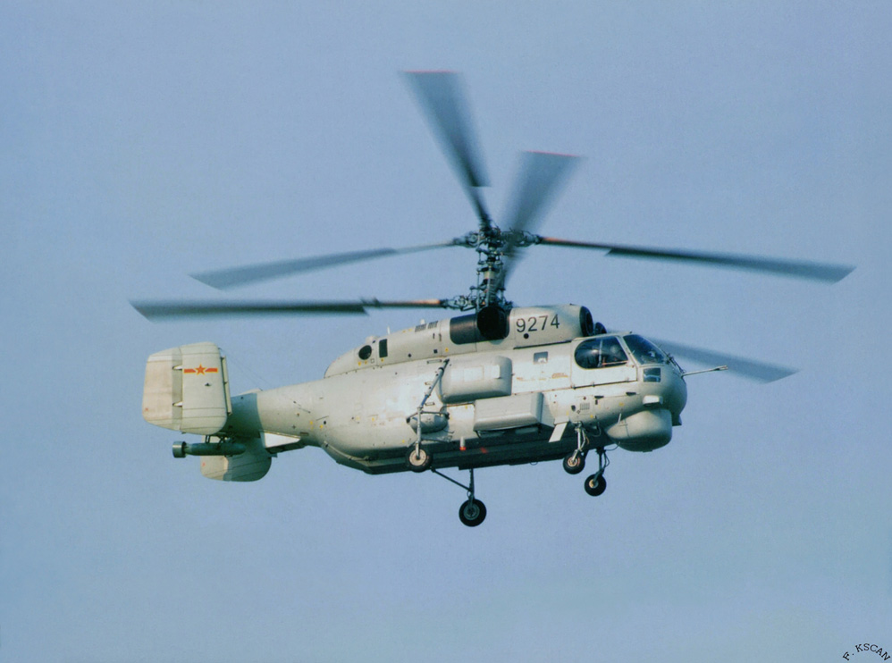卡-28艦載直升機全身圖