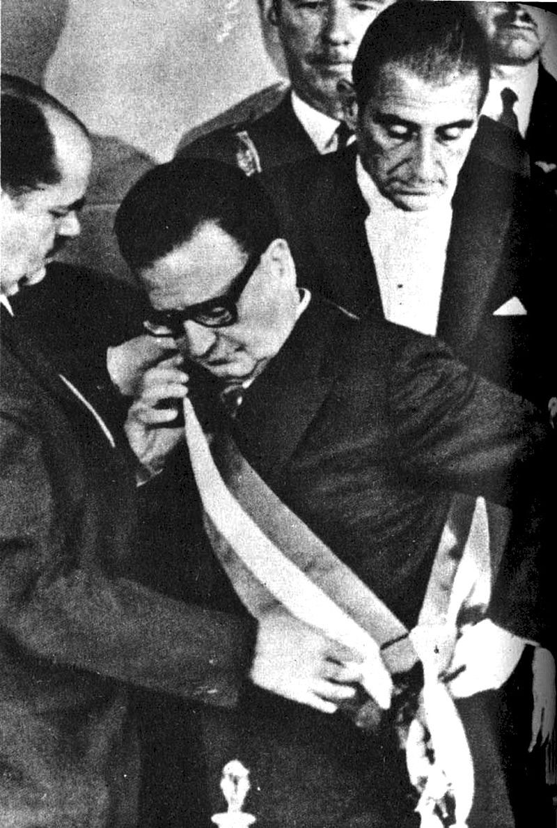 1970年11月3日，阿連德正式就任智利總統職務