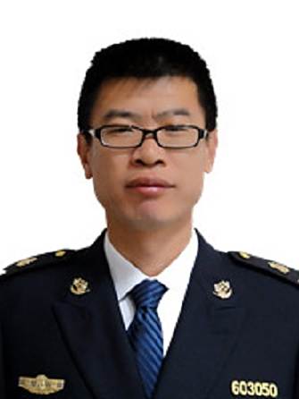 崔海龍(貴州省赤水河航道管理局黨委委員、局長) 崔海龍(貴州省赤水河航道管理局黨委委員、局長)