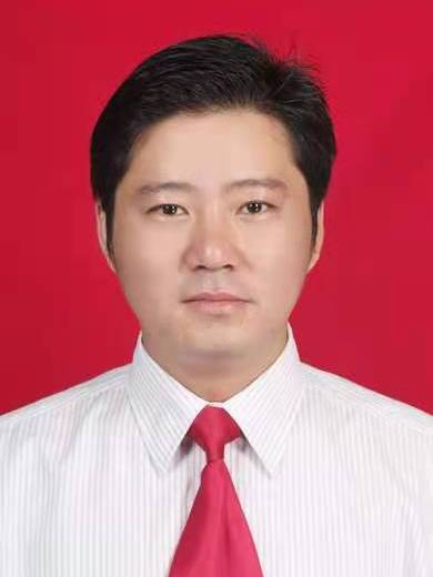 江洪(安慶市懷寧縣平山鎮黨委副書記、鎮長) 江洪(安慶市懷寧縣平山鎮黨委副書記、鎮長)