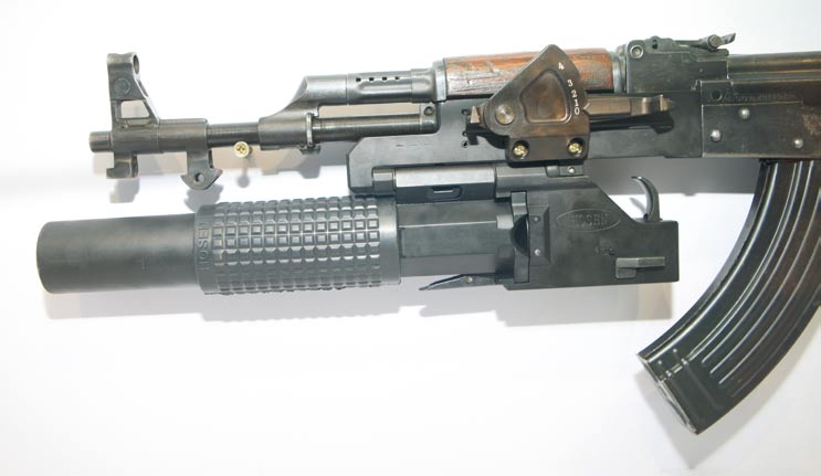 LG2槍掛式榴彈發射器