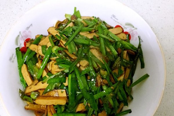 韭菜苔豆腐乾炒肉絲