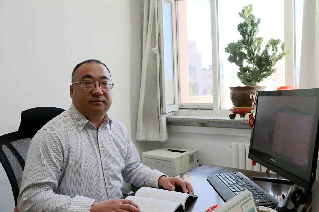 劉丁(銀川市第九中學校長（聘任）)