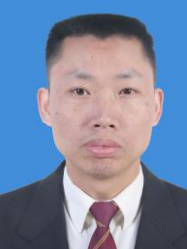 張雲峰(四川省廣安市前鋒區委依法治區辦主任,前鋒區司法局黨組書記、局長) 張雲峰(四川省廣安市前鋒區委依法治區辦主任,前鋒區司法局黨組書記、局長)