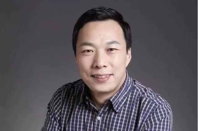 李志強(北京大學特聘教授,華為前高管,中國易學研究院執行院長,奇門遁甲高人) 李志強(北京大學特聘教授,華為前高管,中國易學研究院執行院長,奇門遁甲高人)