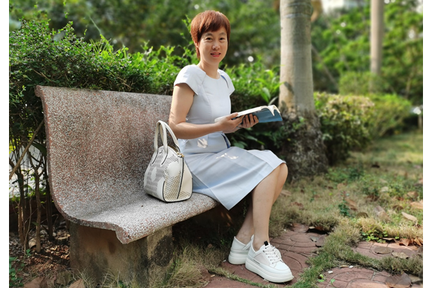 黃敏(海南師範大學副教授) 黃敏(海南師範大學副教授)