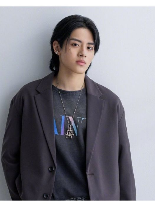 ISSEI(日本男子組合美少年成員) ISSEI(日本男子組合美少年成員)