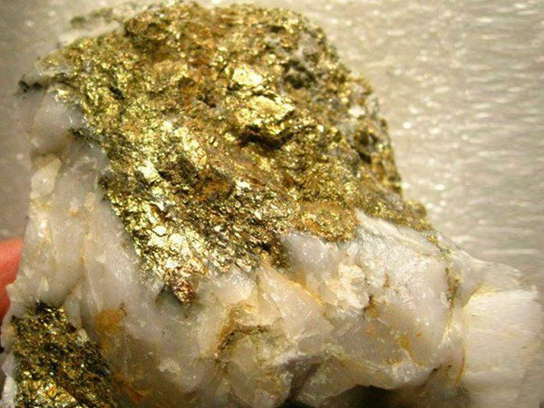 金礦石(含金的礦石)