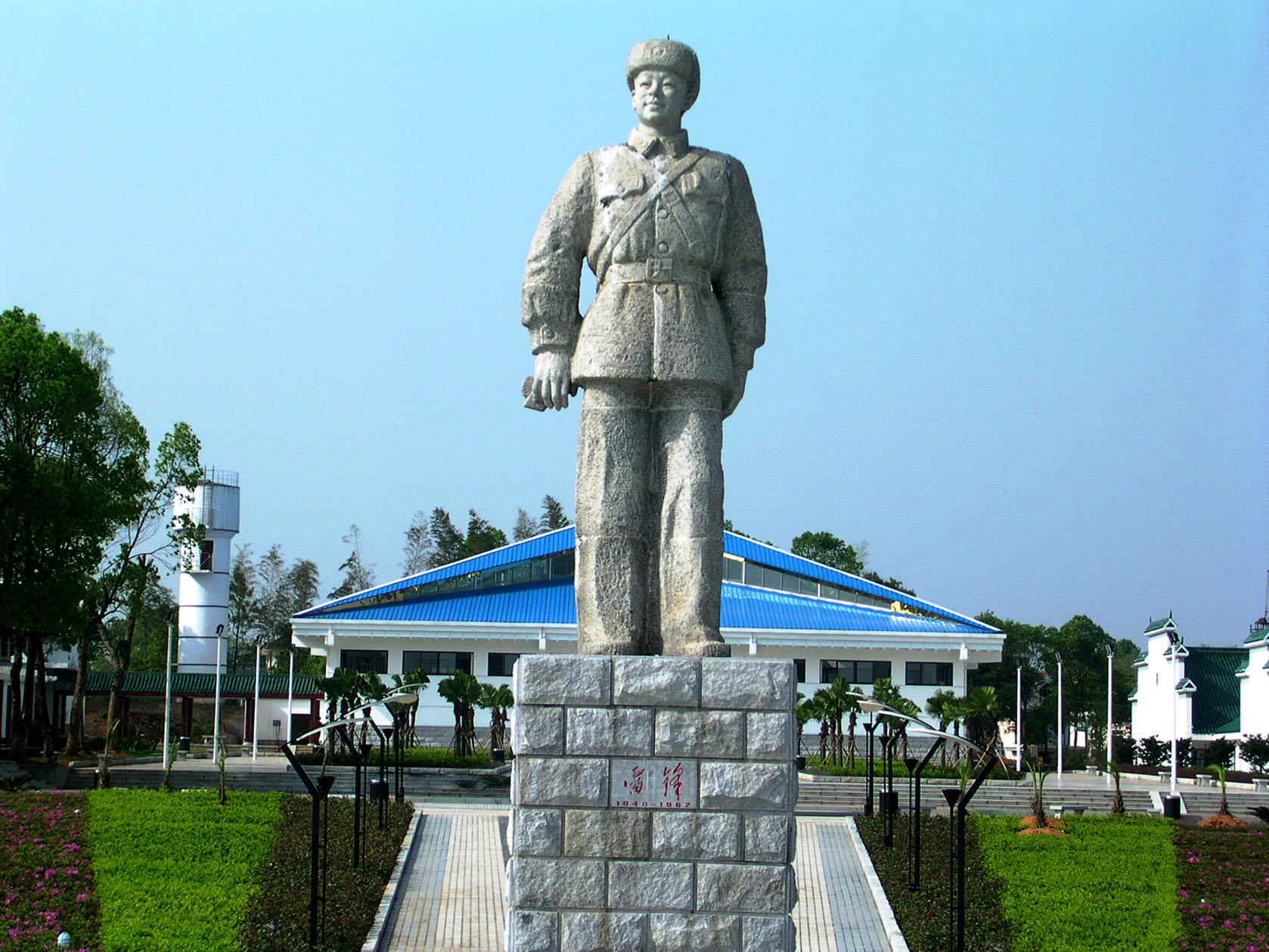 湖南雷鋒紀念館前雷鋒塑像
