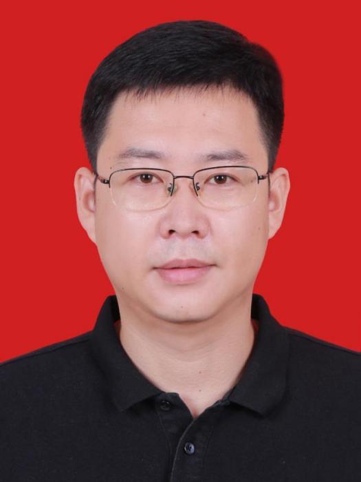 劉振興(江西省宜春市銅鼓縣商務局黨組書記、局長) 劉振興(江西省宜春市銅鼓縣商務局黨組書記、局長)
