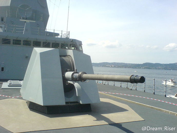 南森級護衛艦上的奧托·梅萊拉76艦炮
