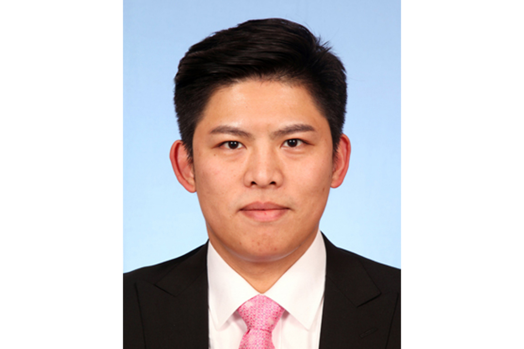 陳閃(中路股份董事長,董事) 陳閃(中路股份董事長,董事)