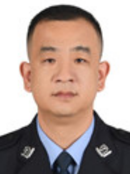 徐俊(海南省陵水黎族自治縣公安局黨委委員、副局長) 徐俊(海南省陵水黎族自治縣公安局黨委委員、副局長)