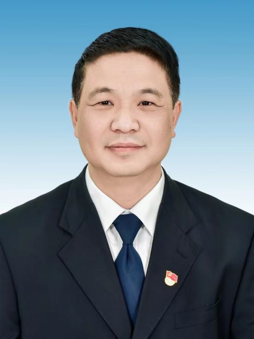 李雄(雲南省昆明市西山區委常委,政府副區長、黨組副書記) 李雄(雲南省昆明市西山區委常委,政府副區長、黨組副書記)