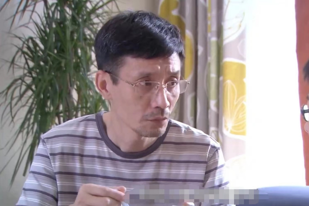 何必(電視劇《幸福請你等等我》中的角色) 何必(電視劇《幸福請你等等我》中的角色)