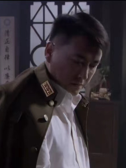 梅松(電視劇《二十四道拐》中的角色) 梅松(電視劇《二十四道拐》中的角色)