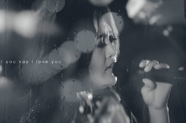 This is How a Heart Breaks This is How a Heart Breaks