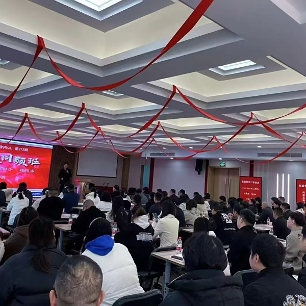 張存武(爆款思維研習社創始人)