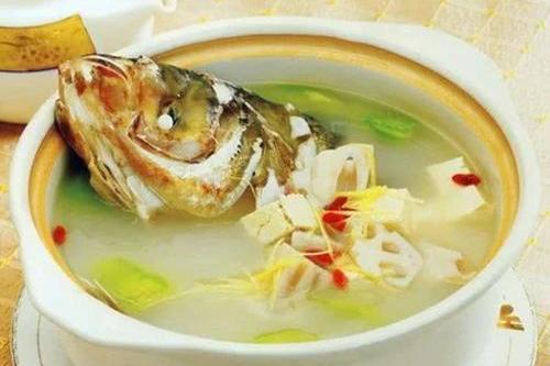 鰱魚絲瓜湯 鰱魚絲瓜湯