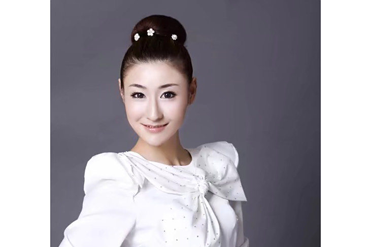 張嫻(北京現代音樂研修學院音樂教育學院聲樂教師) 張嫻(北京現代音樂研修學院音樂教育學院聲樂教師)