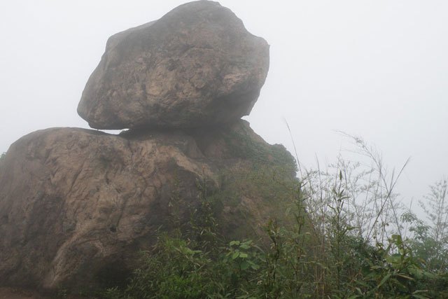 石佛山(席帽山) 石佛山(席帽山)