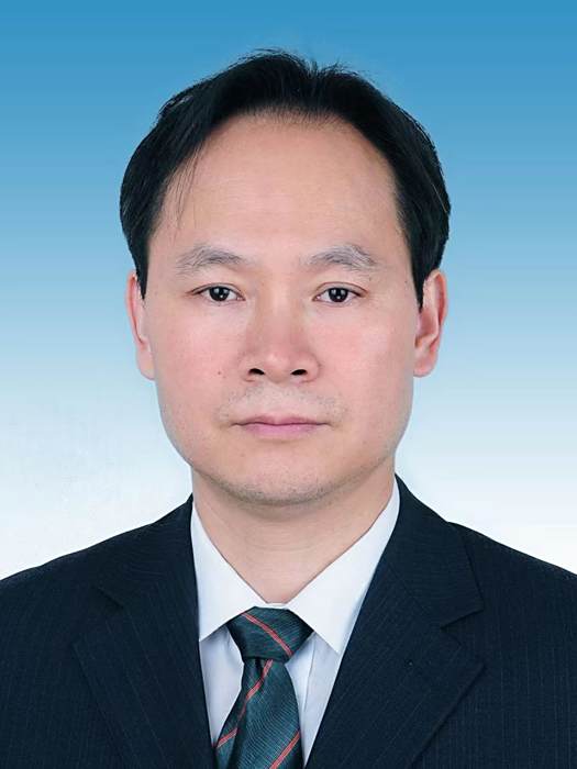 馮巍(四川省成都市溫江區財政局黨組書記) 馮巍(四川省成都市溫江區財政局黨組書記)