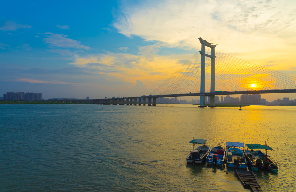 晉江大橋實現泉州市過境交通“東進東出”
