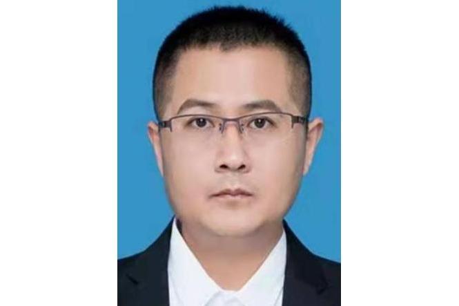 張春陽(中共甘肅省甘南州迭部縣委常委、縣政府黨組成員、副縣長) 張春陽(中共甘肅省甘南州迭部縣委常委、縣政府黨組成員、副縣長)