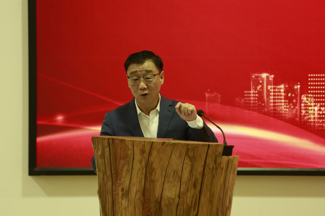 鄧侃(中國林業科學研究院木材工業研究所總工程師(副司局級)) 鄧侃(中國林業科學研究院木材工業研究所總工程師(副司局級))