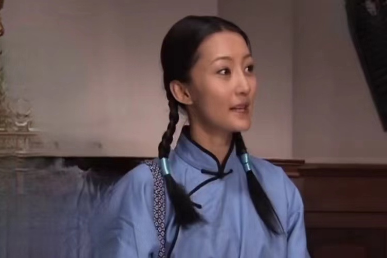 鳳儀(民國商戰劇《大掌柜》中的角色) 鳳儀(民國商戰劇《大掌柜》中的角色)