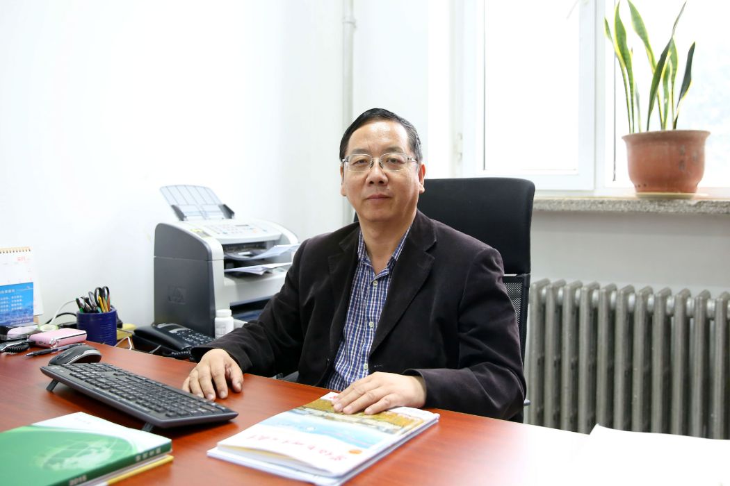 賈克斌(北京市電子通信委員會理事) 賈克斌(北京市電子通信委員會理事)