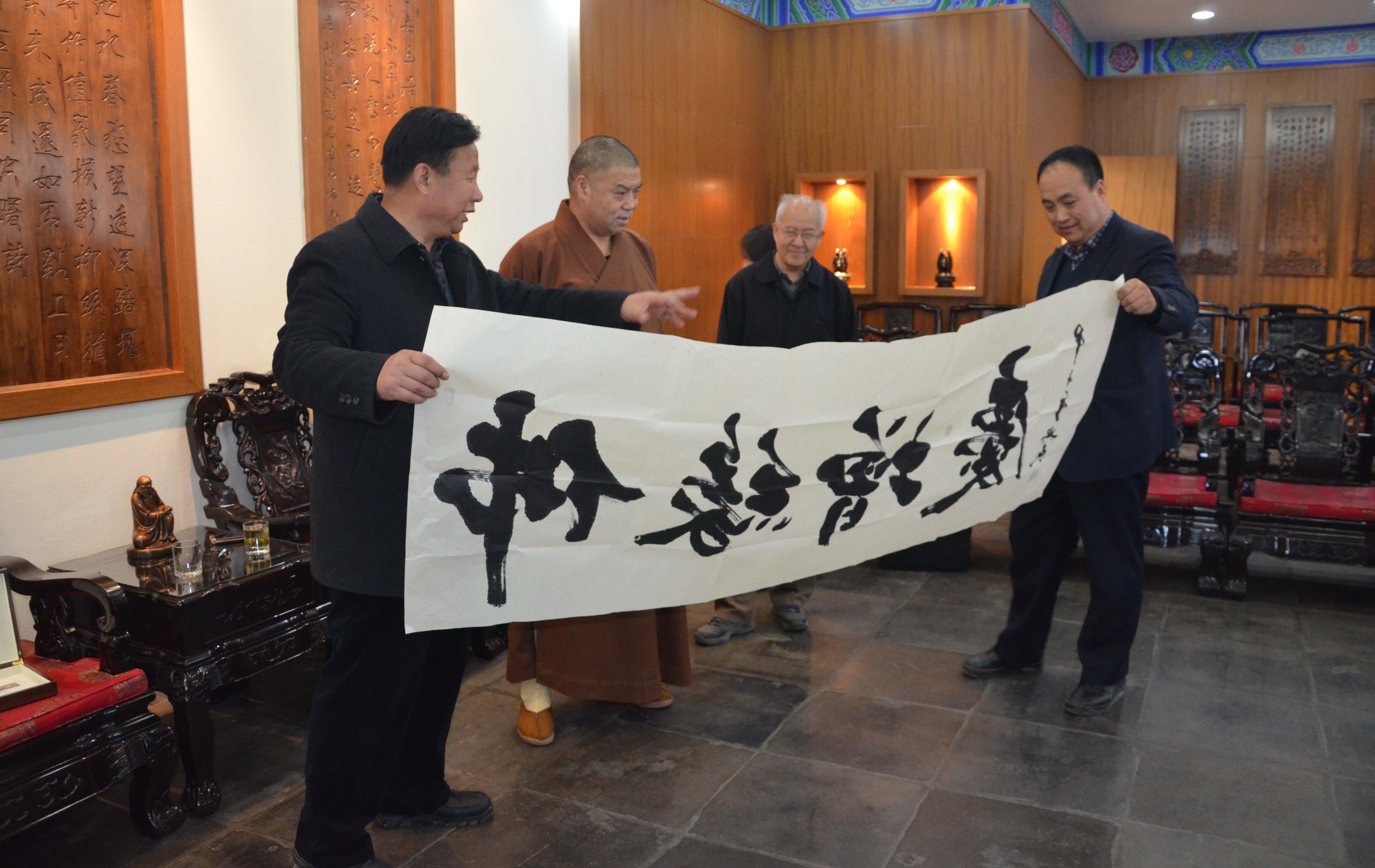 與中國佛教協會副會長增勤大和尚合影