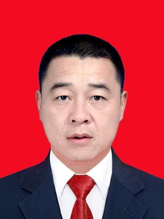 楊東升(金華市武義縣人大代表,柳城畲族鎮黨委民眾工作員,縣前村黨支部書記、村委會主任) 楊東升(金華市武義縣人大代表,柳城畲族鎮黨委民眾工作員,縣前村黨支部書記、村委會主任)