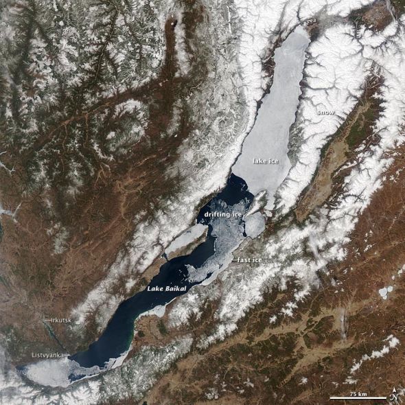 貝加爾湖冰層融化衛星圖（美國宇航局地球觀測站）
