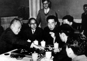 1963年10月，陳毅與杉內稚男對弈