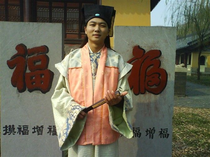 李沁陽(中國反串歌手、演員) 李沁陽(中國反串歌手、演員)