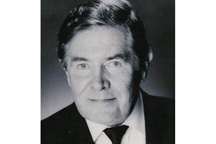 Derek Waring Derek Waring